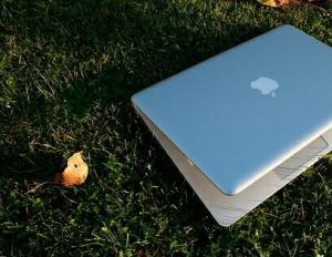 What is the difference between a MacBook and a regular laptop?
